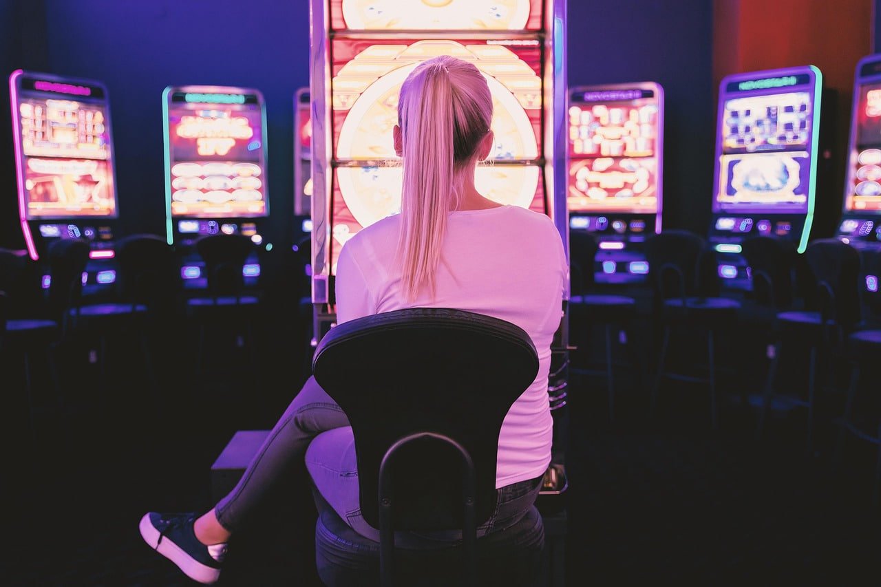 Filipino player browsing bet 2026 promotions on mobile to claim a bonus deal
